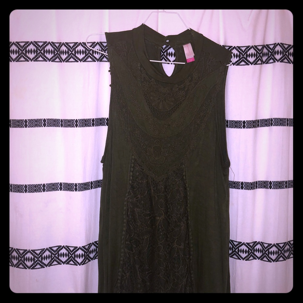 Sleeveless top